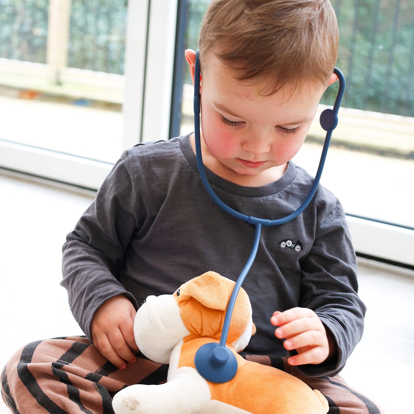 Baby Ellor Store silicone vet set with soft, colorful tools for pretend play and early veterinary education.