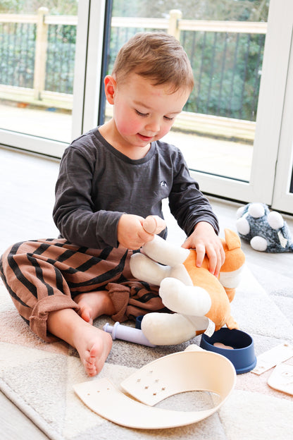 Baby Ellor Store silicone vet set with colorful toy tools and accessories for pretend veterinary play.