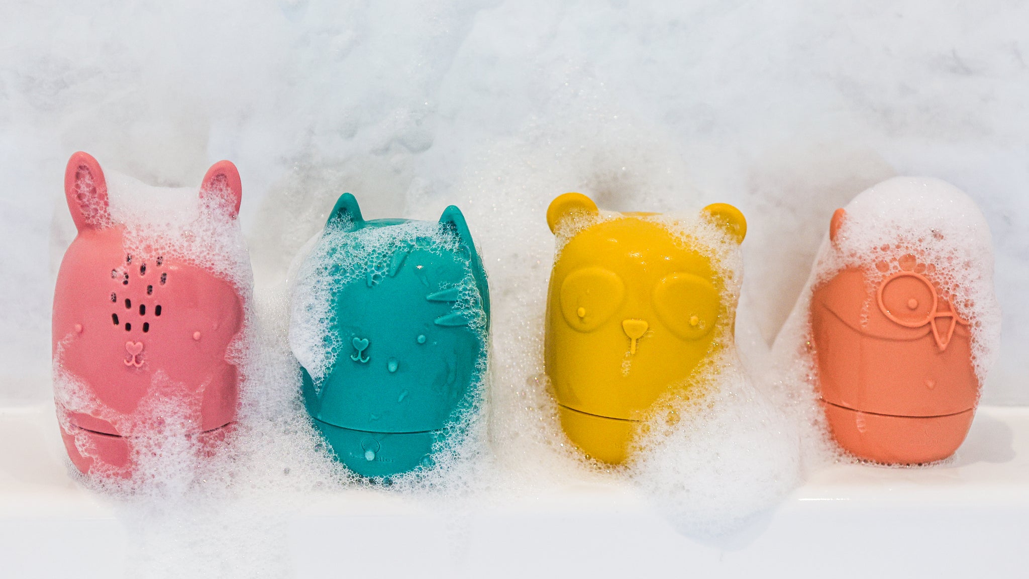 Baby Ellor silicone animal bath toy set with colorful, soft rubber animals for children’s bath time fun.
