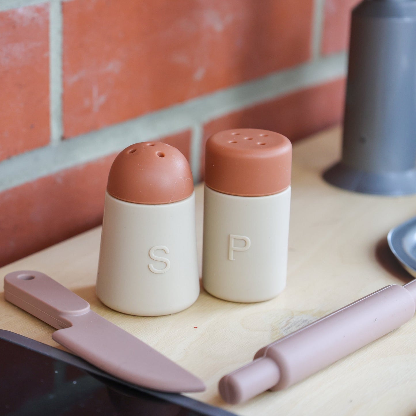 Ellor & Co. The Ellor Kitchen Collection product image showing sleek, modern kitchen accessories with a stylish design.