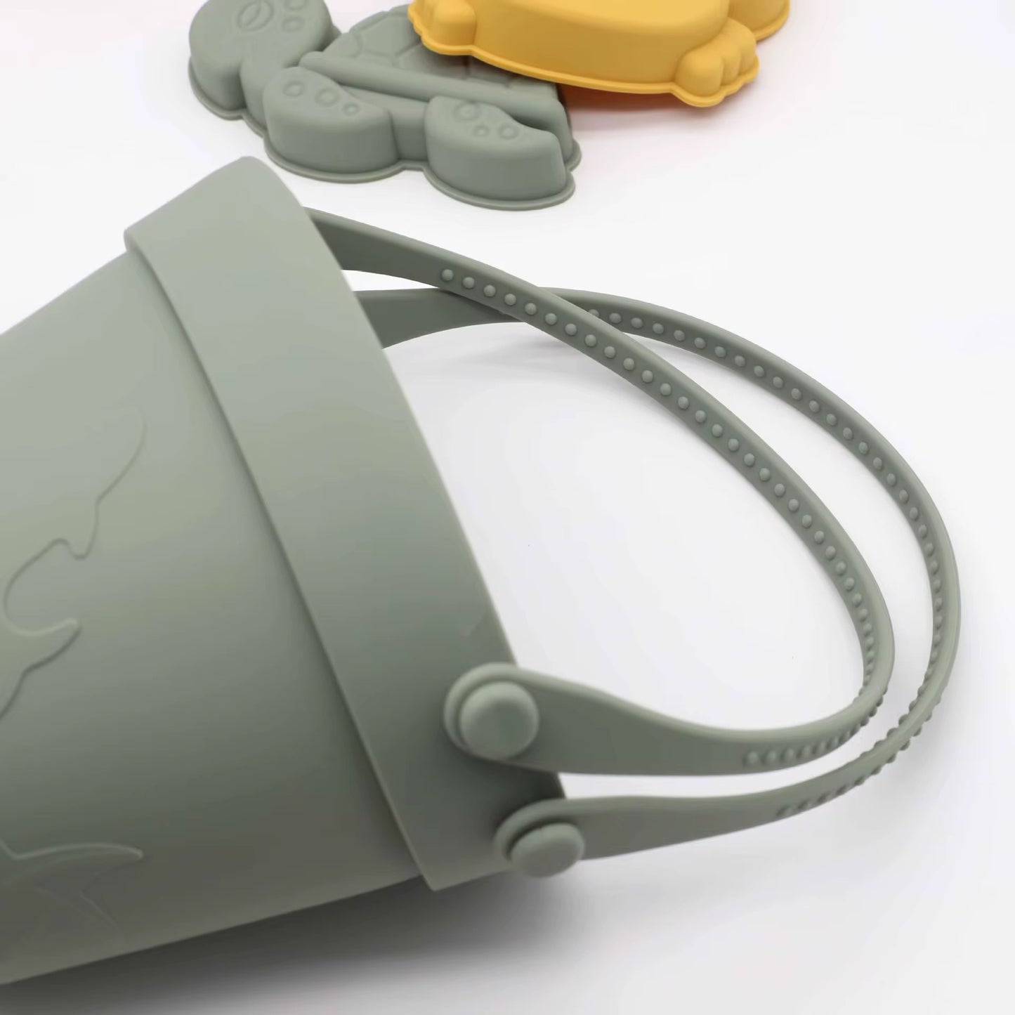 Silicone Bucket and Spades with six shape moulds