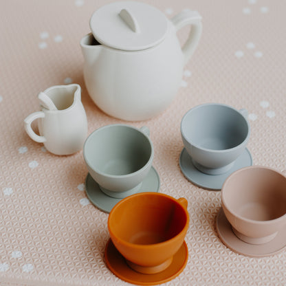 Ellor & Co. Ellor Kitchen Collection with sleek utensils and cookware, displayed on a modern kitchen countertop.
